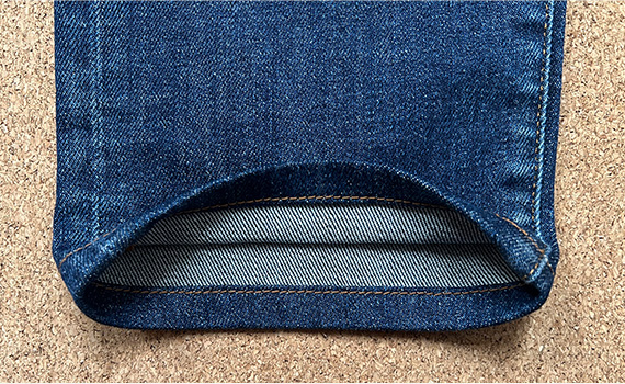 シングルステッチで裾上げ