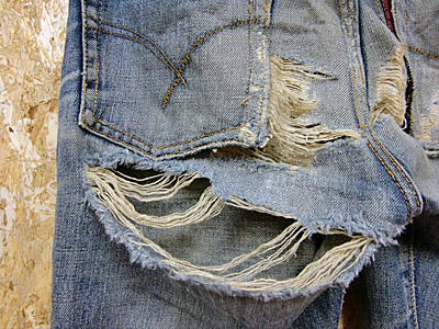 大きなダメージの股・尻を普通リペアで修理した事例